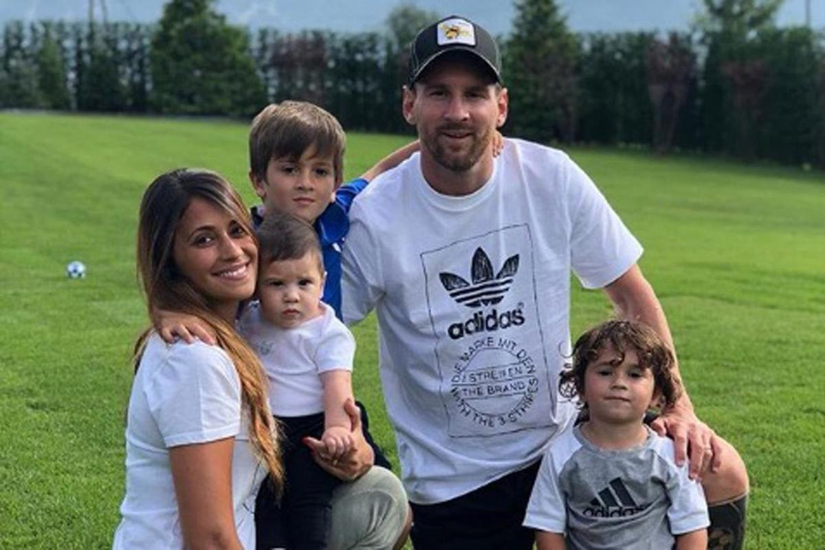 Messi's 3 sons: Seeing his father cry, his son laughed like a good season, bluntly criticized the bad rock champion, idol CR7 and Mbappe despite - Photo 2.