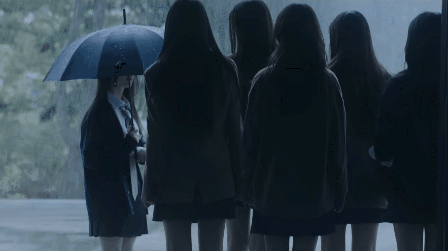 NewJeans có thêm thành viên thứ 6 trong MV tựa phim kinh dị, thành tích ra mắt như thế nào?