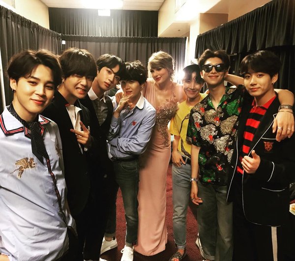 Taylor Swift, The Weeknd, BTS... vẫn &quot;chào thua&quot; 1 cái tên trong BXH nghệ sĩ được nghe nhiều nhất trên Spotify toàn cầu năm 2022! - Ảnh 3.