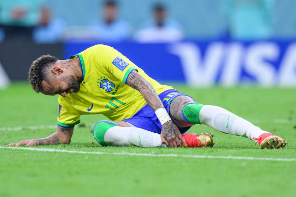 Neymar chấn thương nặng hơn dự kiến, có nguy cơ nghỉ hết World Cup - Ảnh 2.