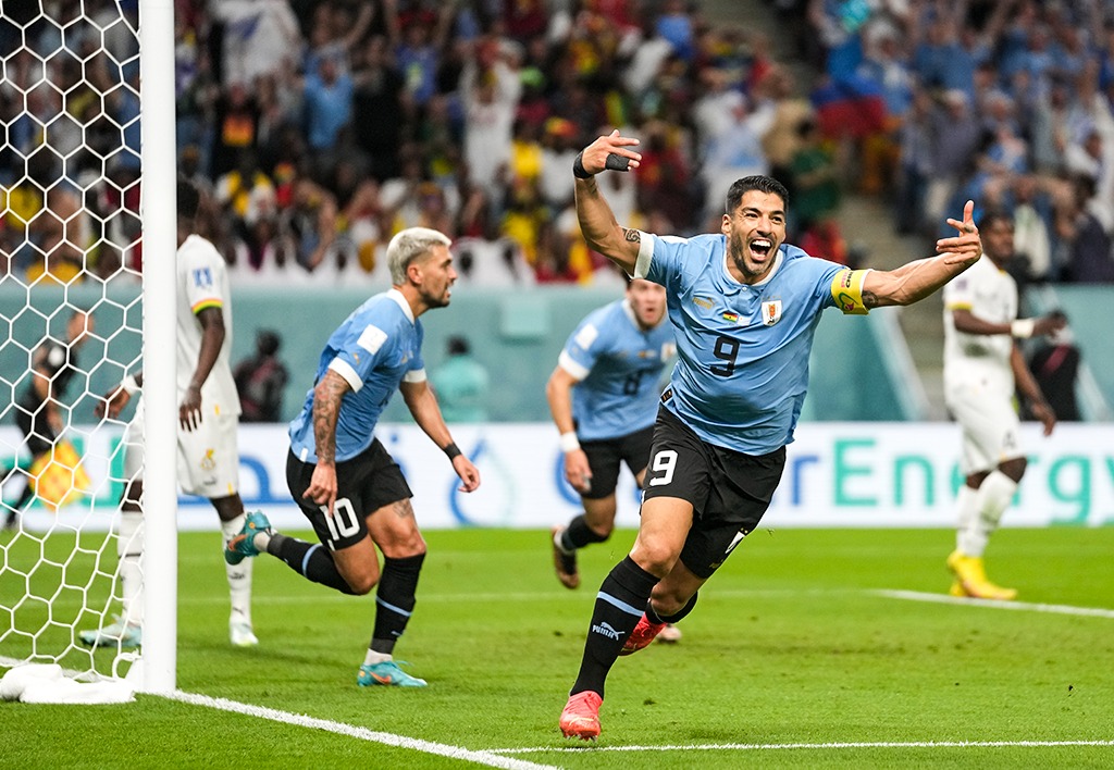 Suarez khóc nức nở khi Uruguay chính thức tạm biệt World Cup 2022 - Ảnh 6.