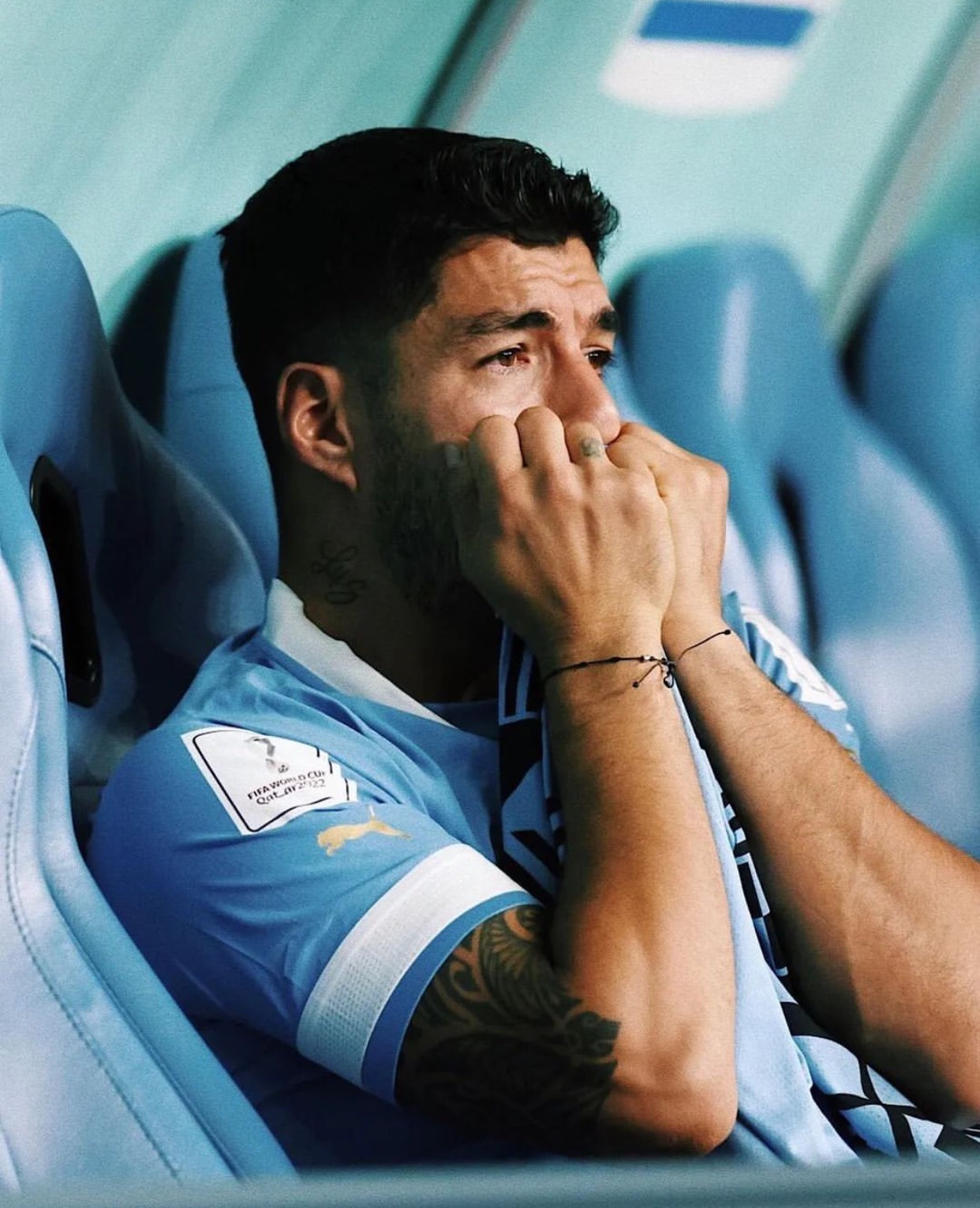 Suarez khóc nức nở khi Uruguay chính thức tạm biệt World Cup 2022 - Ảnh 3.