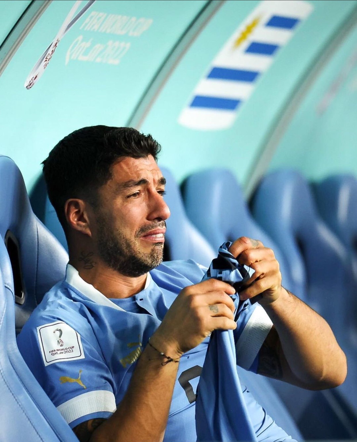 Suarez khóc nức nở khi Uruguay chính thức tạm biệt World Cup 2022 - Ảnh 5.