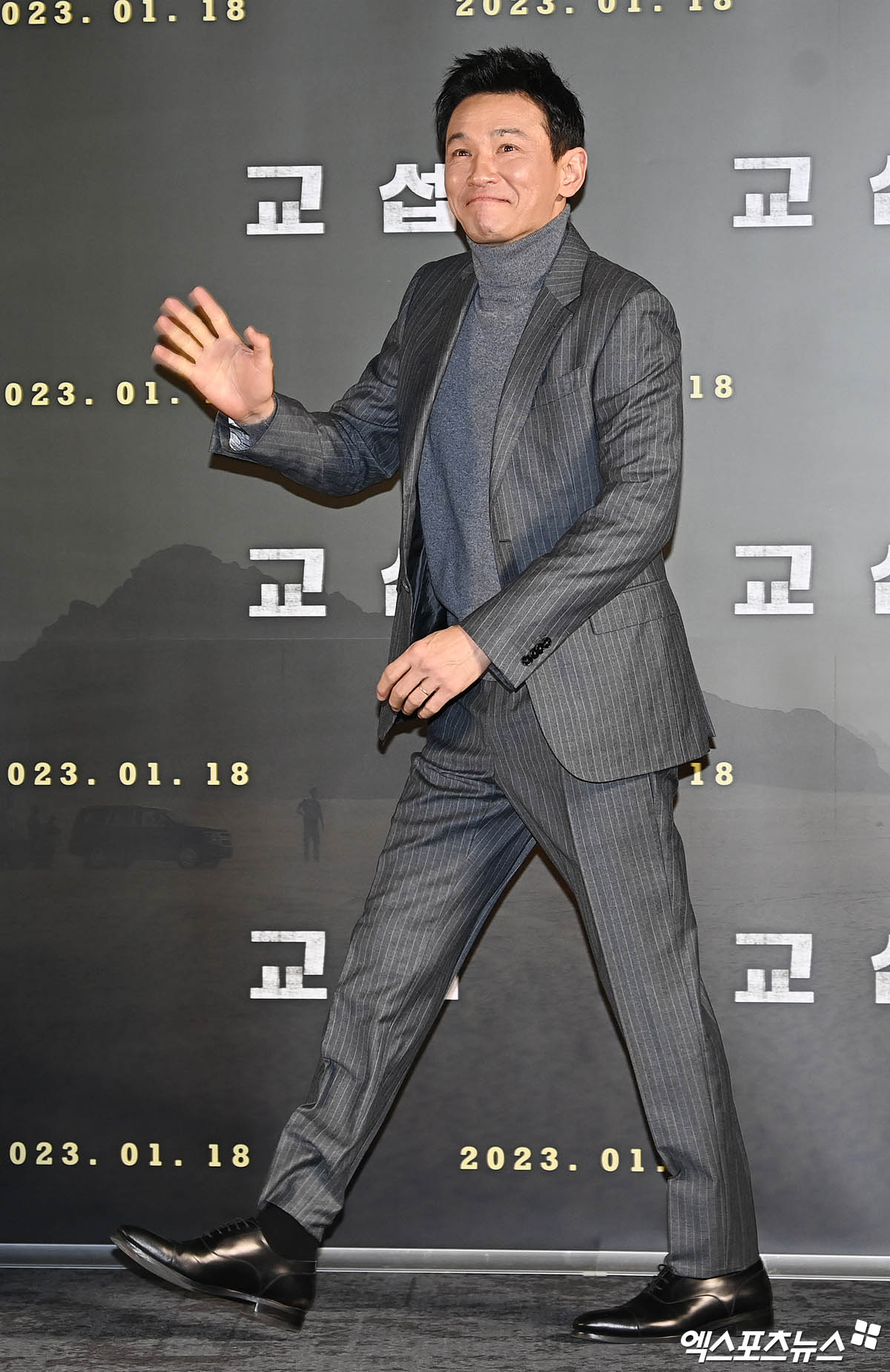 Họp báo hot nhất ngày: Hyun Bin diện mạo râu ria gây sốc, mới lên chức bố mà đã tuột dốc visual thế này - Ảnh 6.