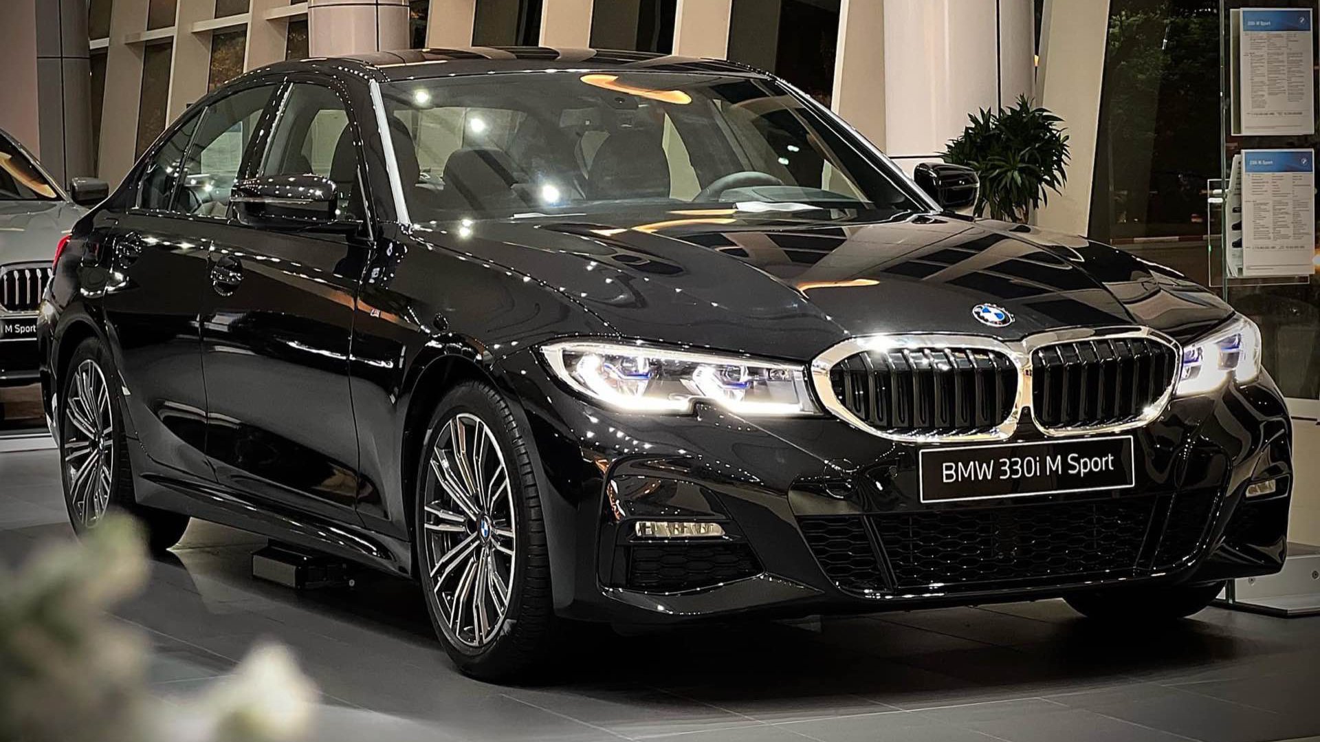 BMW 3 Series và X5 tại Việt Nam được xác nhận giá chính thức