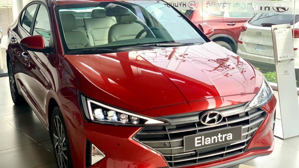 Đại lý xả kho Hyundai Elantra 2.0AT 2021: Giảm 69 triệu, số lượng hạn chế, tiết kiệm 100 triệu so với xe đời mới