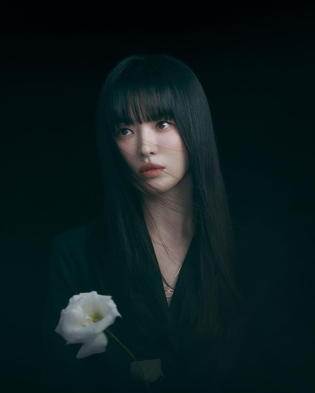 Song Hye Kyo tung ảnh bộ đẹp như mơ, netizen ùn ùn quay xe giữa nghi vấn lợi dụng quyền lực xoá ảnh lão hoá - Ảnh 2.