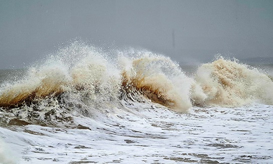 Vùng biển từ Bình Định đến Cà Mau có gió giật cấp 7 - Ảnh 1.