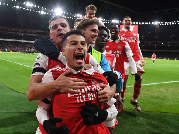 Arsenal thắng ngược Aston Villa 3-1, vững vàng ở ngôi đầu Ngoại hạng Anh