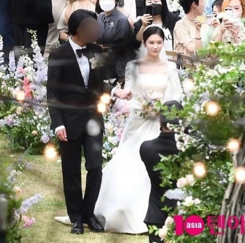 2022 - Năm Kbiz toàn tin hỷ của sao hạng A: Đám cưới BinJin và Park Shin Hye như lễ trao giải, Gong Hyo Jin - Jiyeon quá độc lạ - Ảnh 14.