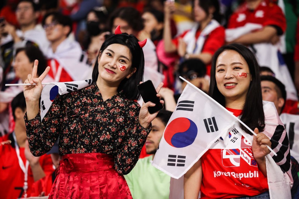 Những bóng hồng xinh đẹp tiếp lửa Hàn Quốc tạo địa chấn ở World Cup 2022 - Ảnh 2.