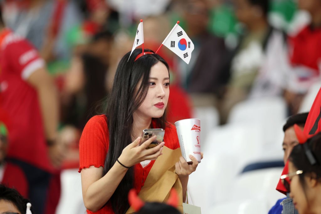 Những bóng hồng xinh đẹp tiếp lửa Hàn Quốc tạo địa chấn ở World Cup 2022 - Ảnh 3.