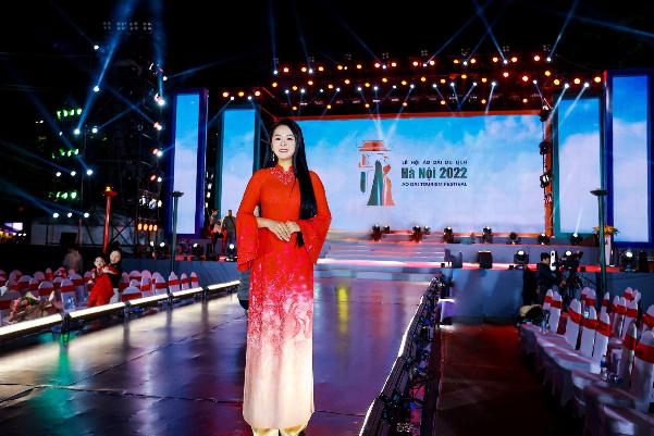 BST ‘Dấu ấn vàng son’ của NTK Vũ Thảo Giang mở màn Lễ hội Áo dài Du lịch Hà Nội - Ảnh 8.