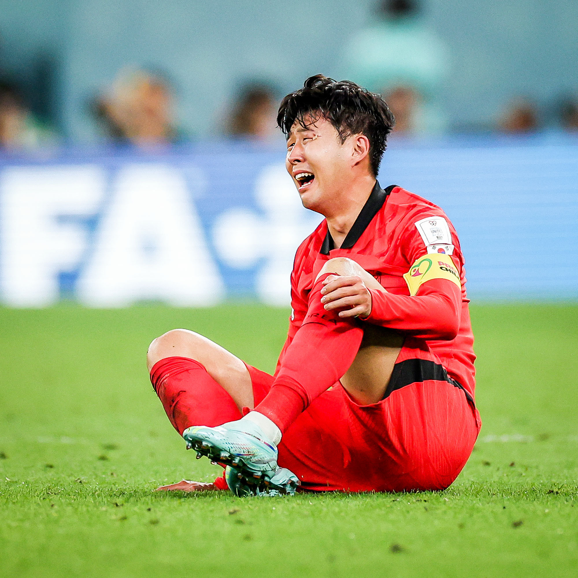 Tổng hợp những lần Son Heung Min khóc nức nở trên sân cỏ - Ảnh 2.