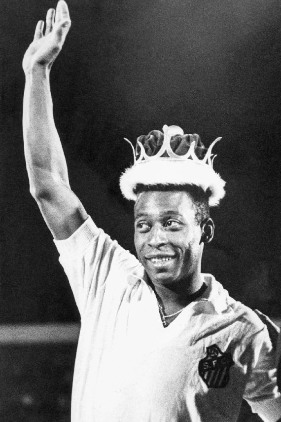 Pele được vinh danh bởi Club América của Mexico vào ngày 4 tháng 2 năm 1979 - Nhà vua đội vương miện