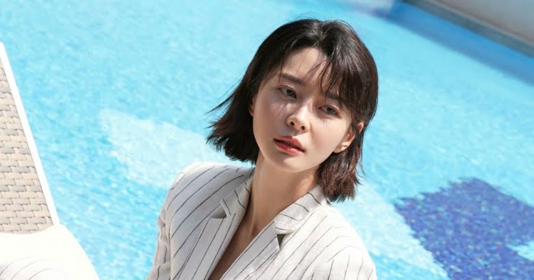 Tình tin đồn của Lee Jong Suk: Gây bão với nhan sắc nữ thần trong Itaewon, phong độ visual thất thường theo từng kiểu tóc  - Ảnh 5.