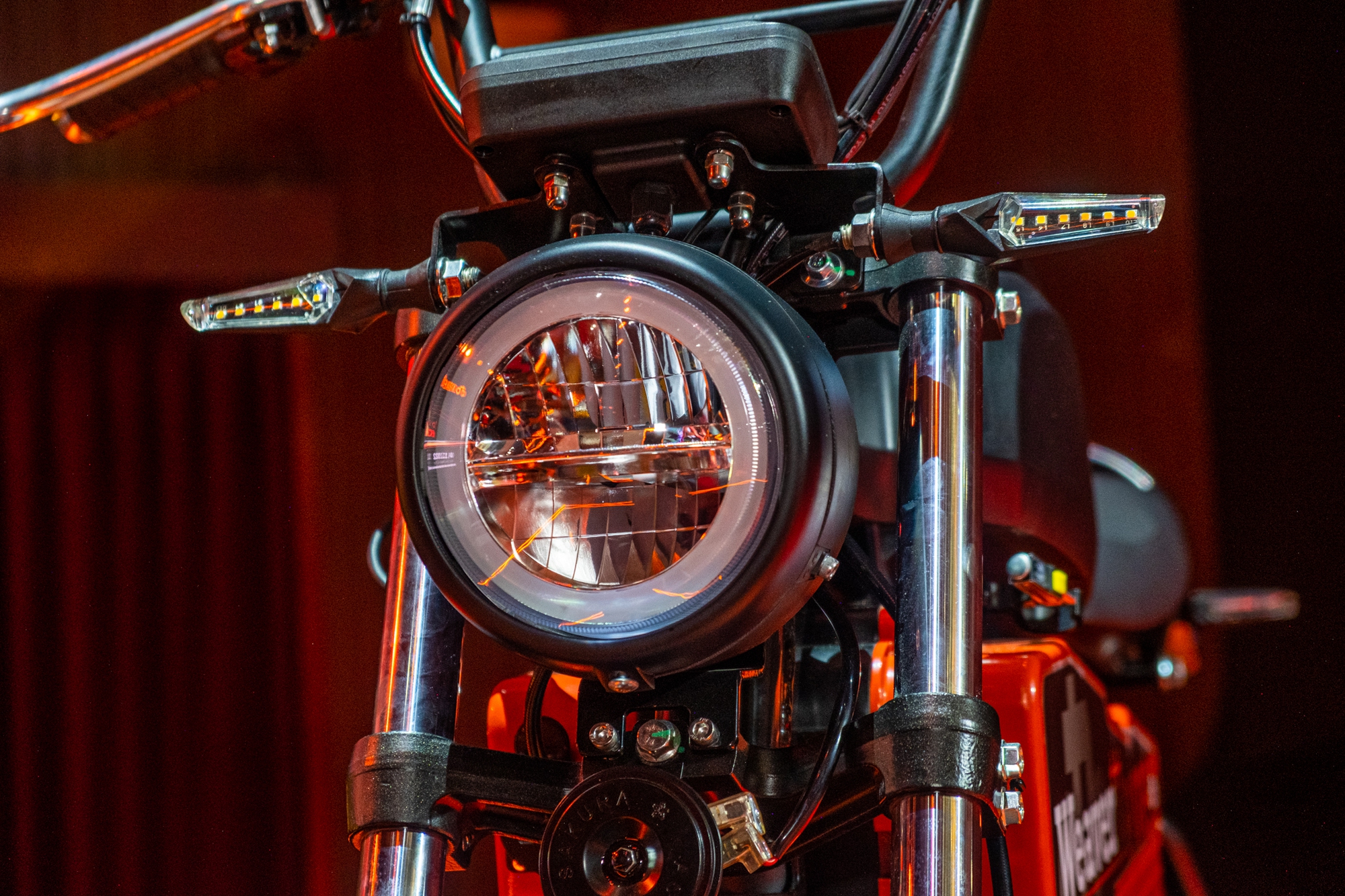 Ra mắt Dat Bike Weaver++: Giá 65,9 triệu đồng, dáng cổ điển, sạc nhanh chưa từng có tại Việt Nam - Ảnh 10.