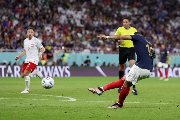 Điểm nhấn Pháp 2-0 Ba Lan: Giroud đi vào lịch sử, Mbappe vượt qua Pele - Ảnh 3.