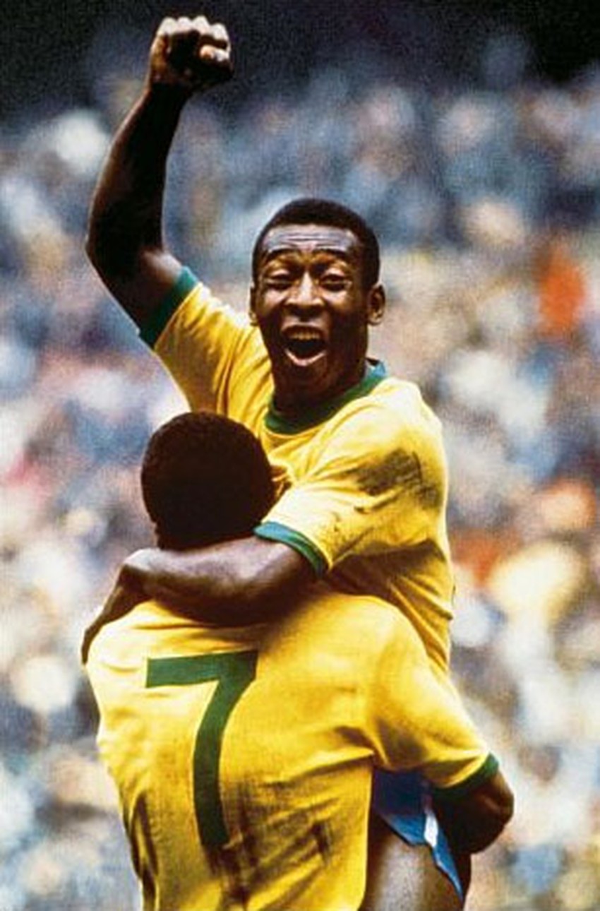 Cuộc đời thăng trầm của Vua bóng đá Pelé: Từng không đủ tiền mua 1 quả bóng đến huyền thoại 3 lần vô địch World Cup, tuổi 82 sức khỏe suy yếu, phải chống chọi với nhiều loại bệnh - Ảnh 2.