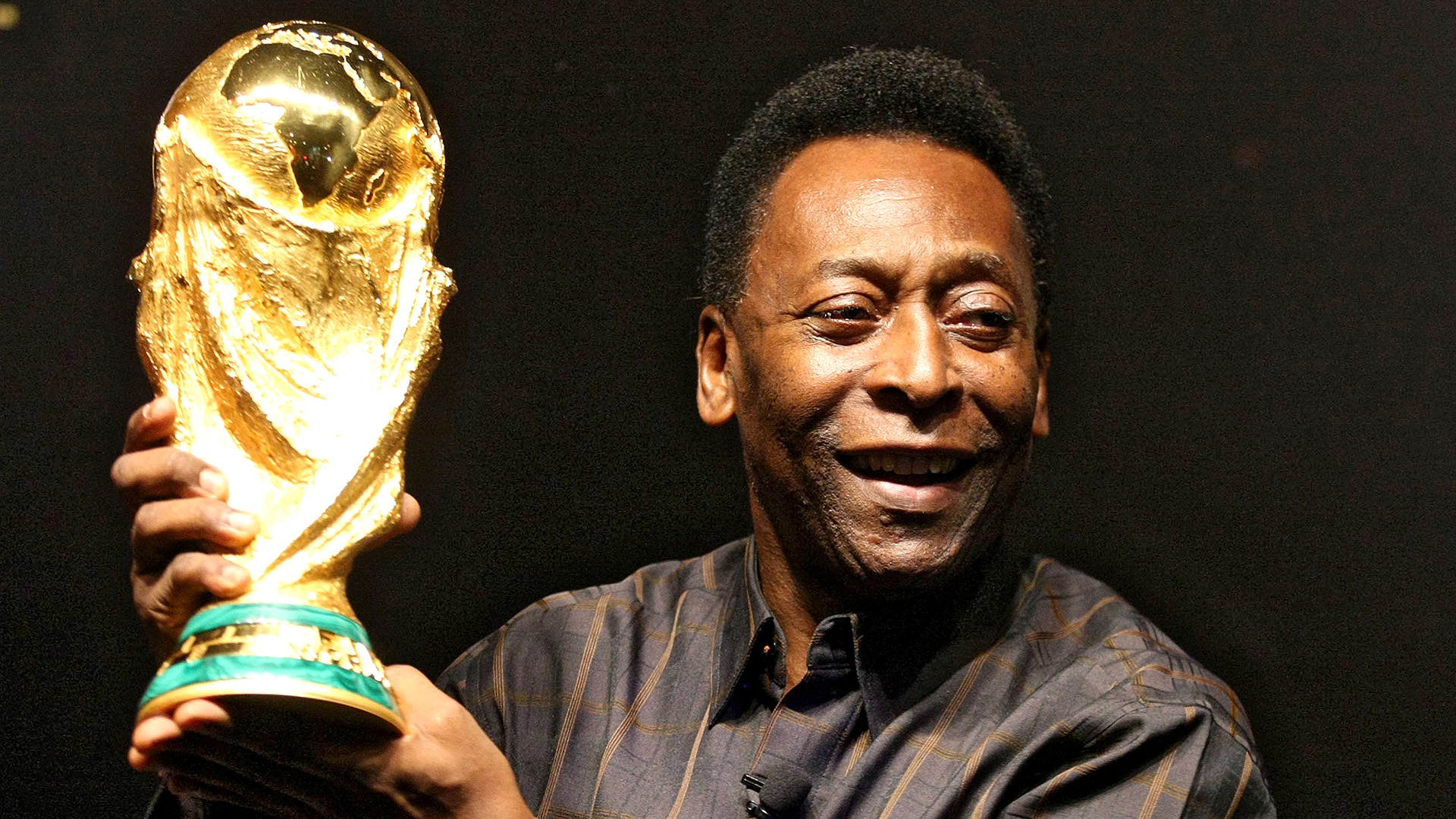 Cuộc đời thăng trầm của Vua bóng đá Pelé: Từng không đủ tiền mua 1 quả bóng đến huyền thoại 3 lần vô địch World Cup, tuổi 82 sức khỏe suy yếu, phải chống chọi với nhiều loại bệnh - Ảnh 3.