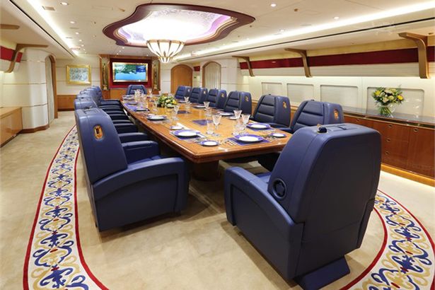 Bên trong “cung điện trên không” của Hoàng gia Qatar giá hơn nửa tỷ đô: To hơn cả máy bay thương mại và trang hoàng nội thất choáng ngợp - Ảnh 4.