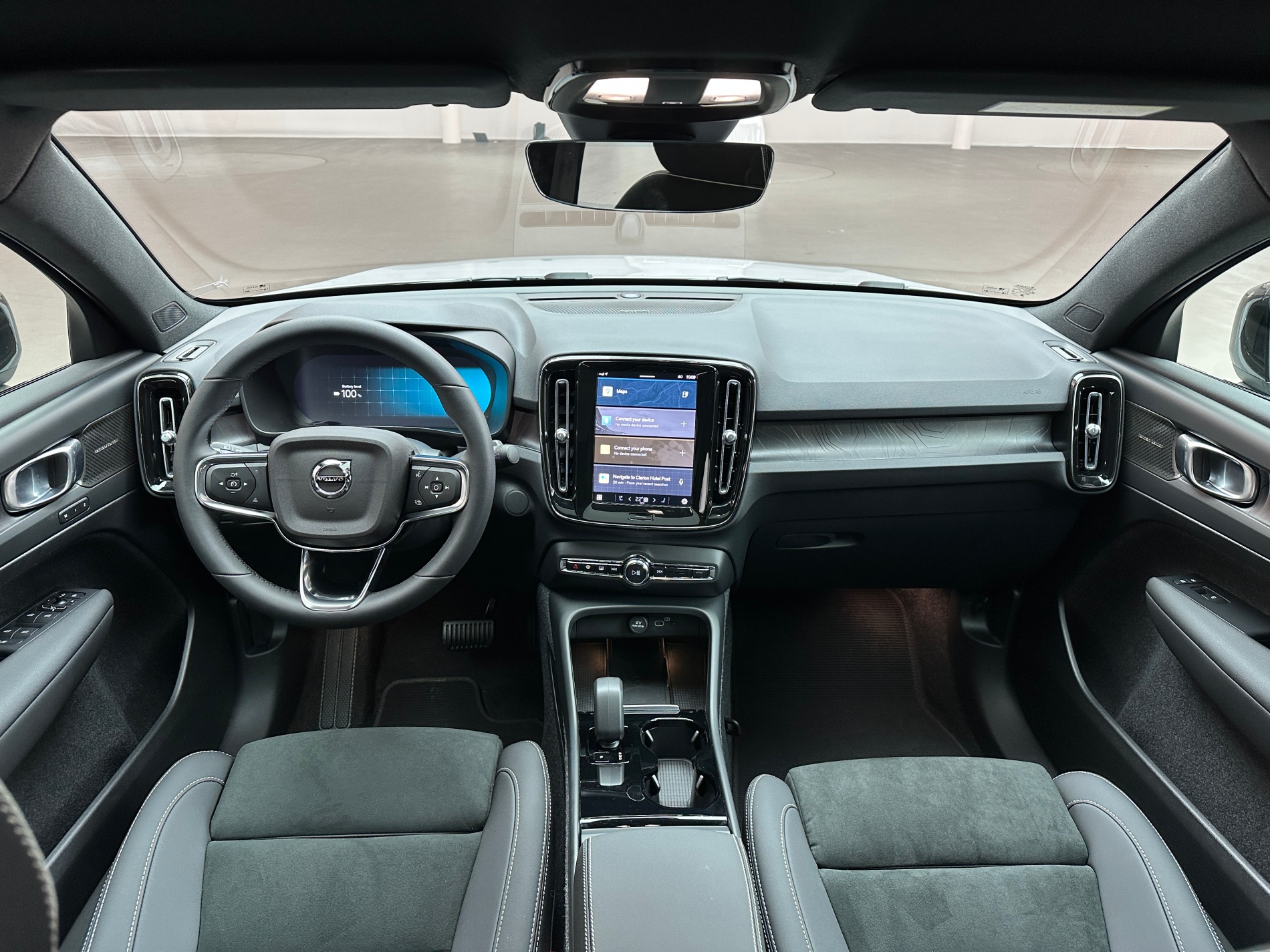 Volvo C40 Recharge 2023 sắp bán tại Việt Nam: Chạy 420 km/lần sạc, giá quy đổi 1,9 tỷ đồng tại Thái Lan - Ảnh 4. Volvo C40 Recharge 2023 sắp bán tại Việt Nam: Chạy 420 km/lần sạc, giá quy đổi 1,9 tỷ đồng tại Thái Lan - Ảnh 4.