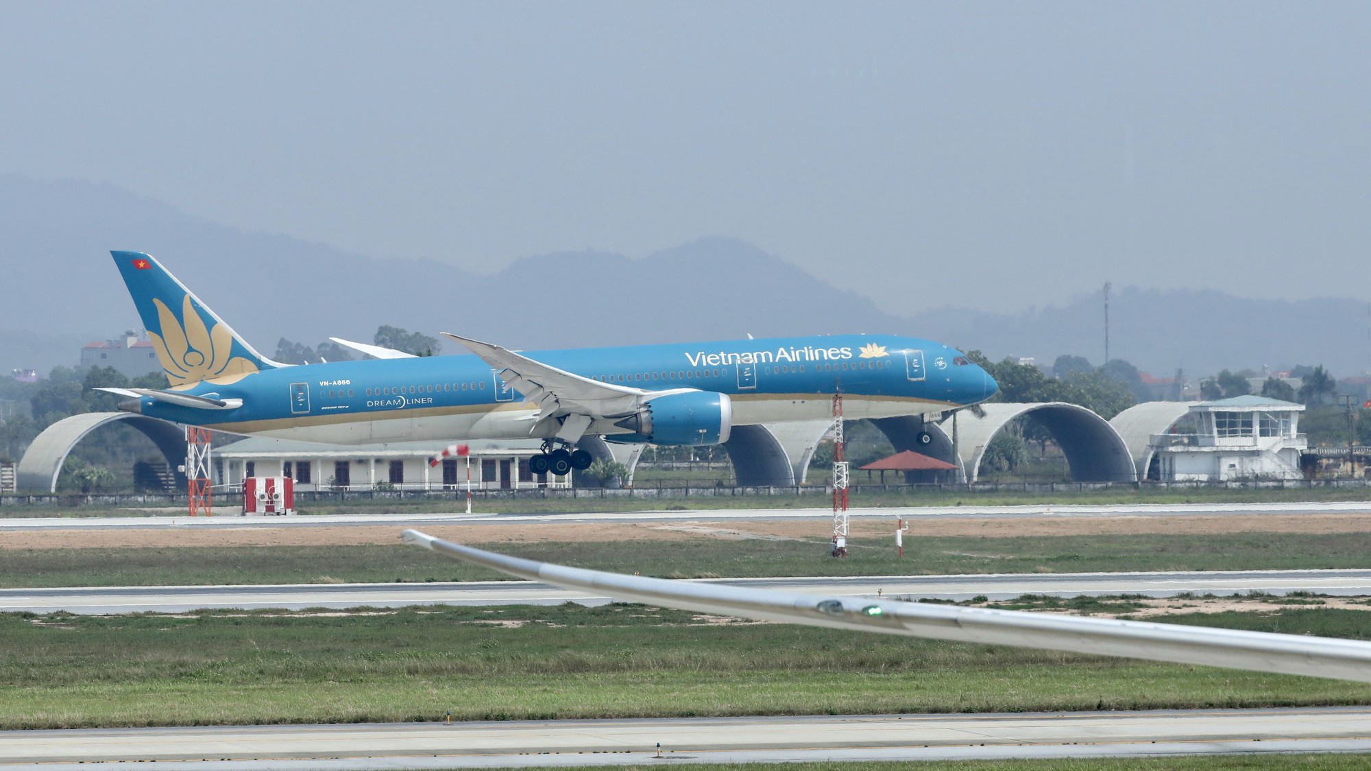 Vietnam Airlines mở lại đường bay thường lệ tới Trung Quốc