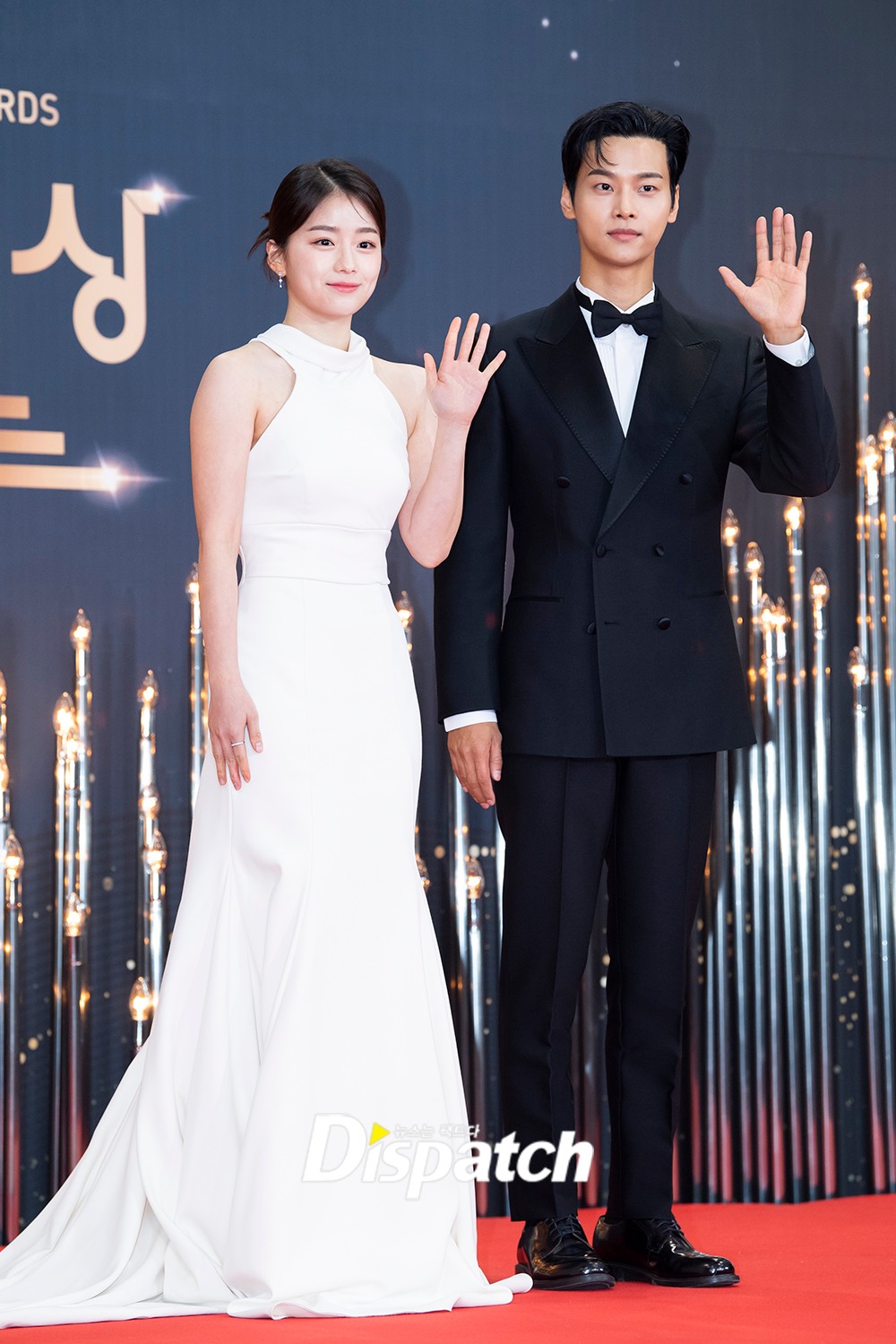 Thảm đỏ KBS Drama Awards: Seohyun và nàng cháo Vườn Sao Băng sắc vóc tuyệt mỹ đè bẹp Krystal, Ha Ji Won - D.O. (EXO) dẫn đầu đoàn sao váy áo lộng lẫy - Ảnh 17.