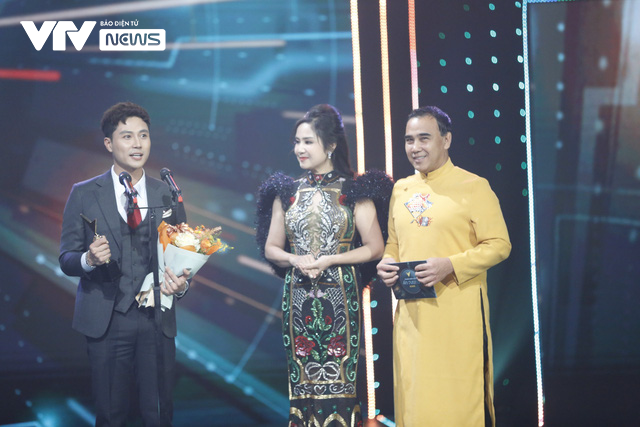 VTV Awards bị phàn nàn vì liên tục gặp sự cố âm thanh trong đêm trao giải - Ảnh 2.