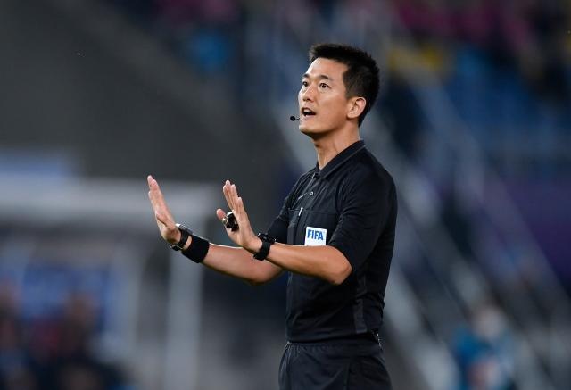 Ông Ko Hyun-jin sẽ cầm còi trận lượt đi chung kết AFF Cup 2022 giữa Việt Nam và Thái Lan