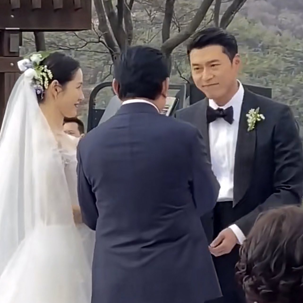 Mãn nhãn trước năm 2022 ngập &quot;hoa tươi&quot; của dàn sao xứ Hàn: Son Ye Jin - Hyun Bin hoàn thành “chỉ tiêu” trong 1 năm, Jiyeon có lễ cưới như mơ - Ảnh 2.