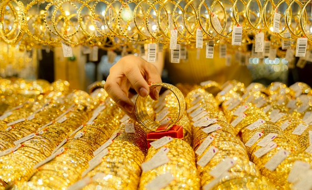 Giá vàng sáng 16/1 giảm 120 nghìn đồng/lượng - Ảnh 1.