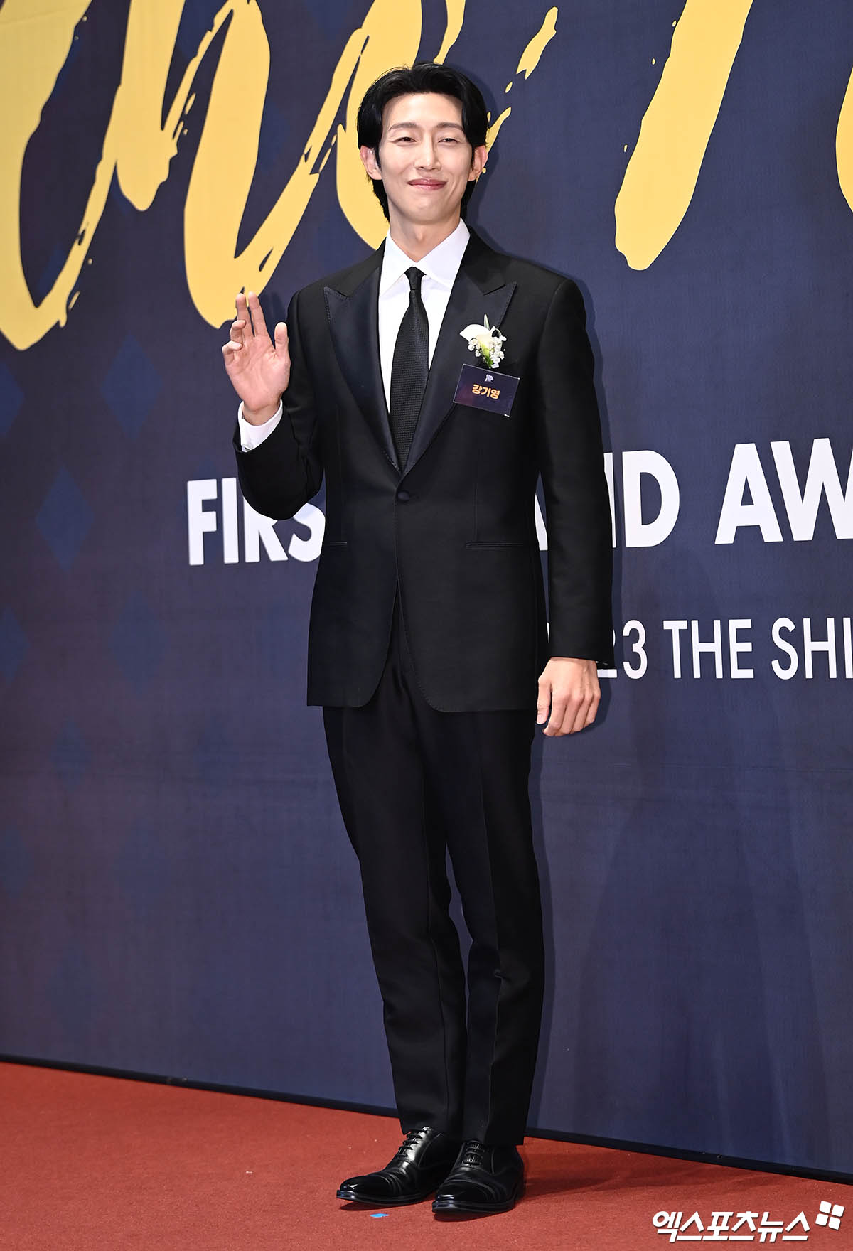 Thảm đỏ Korea First Brand Awards: Mỹ nam Squid Game đọ sắc cực gắt bên nam phụ Extraordinary Attorney Woo, nàng nắng xuân ngọt ngào dẫn đầu dàn mỹ nhân - Ảnh 4.