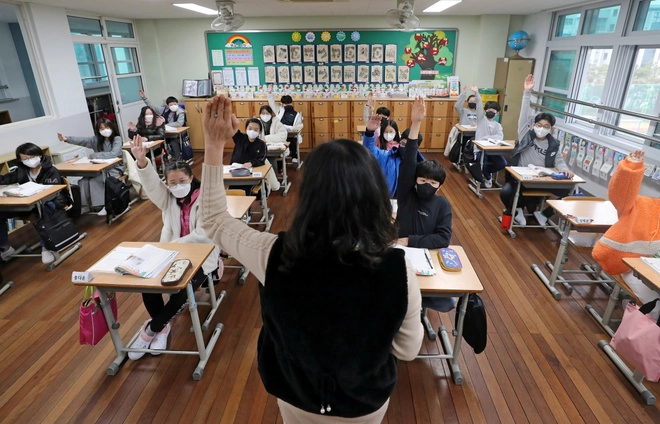 Bạo lực học đường ở Hàn Quốc: Giáo viên không dám lên tiếng, những câu chuyện có thật còn dã man hơn phim The Glory của Song Hye Kyo - Ảnh 4.