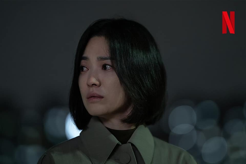 The Glory của Song Hye Kyo nhá hàng mùa 2: Có cả máu và nước mắt, thương nhất là một người ngoài cuộc - Ảnh 1.