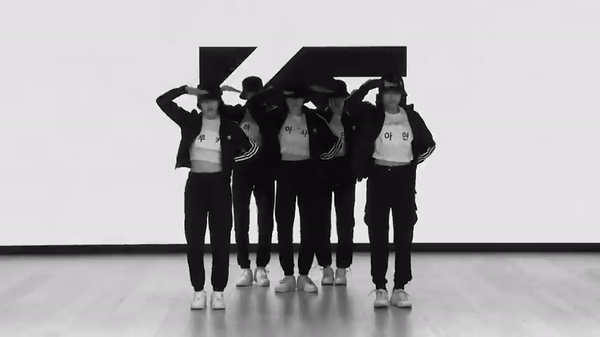YG tung clip vũ đạo của 'em gái BLACKPINK': Nhảy cuốn dù có lỗi chậm nhịp, hai thành viên còn lại bị giấu nhẹm? - Ảnh 5.
