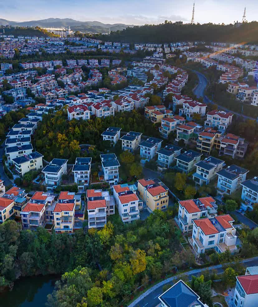 Một doanh nghiệp ở Trung Quốc xây cả khu biệt thự rộng 2.500 mẫu đất làm phúc lợi cho nhân viên: Giảm 40% giá, hưởng cuộc sống vương giả, đến làng đại gia nổi tiếng còn thua xa - Ảnh 5.