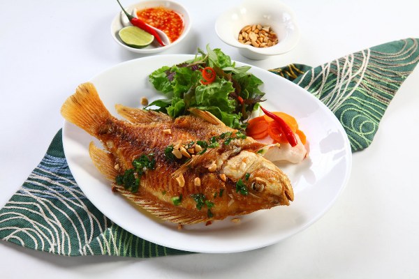 Đầu năm ăn gì cho &quot;đỏ&quot;: Những món mà người Việt hay ăn trong ngày Tết để mang lại may mắn - Ảnh 4.