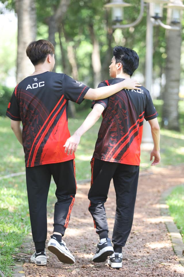 Đội hình Team Flash lừng lẫy một thời giờ ra sao? - Ảnh 3. Đội hình Team Flash lừng lẫy một thời giờ ra sao? - Ảnh 3.