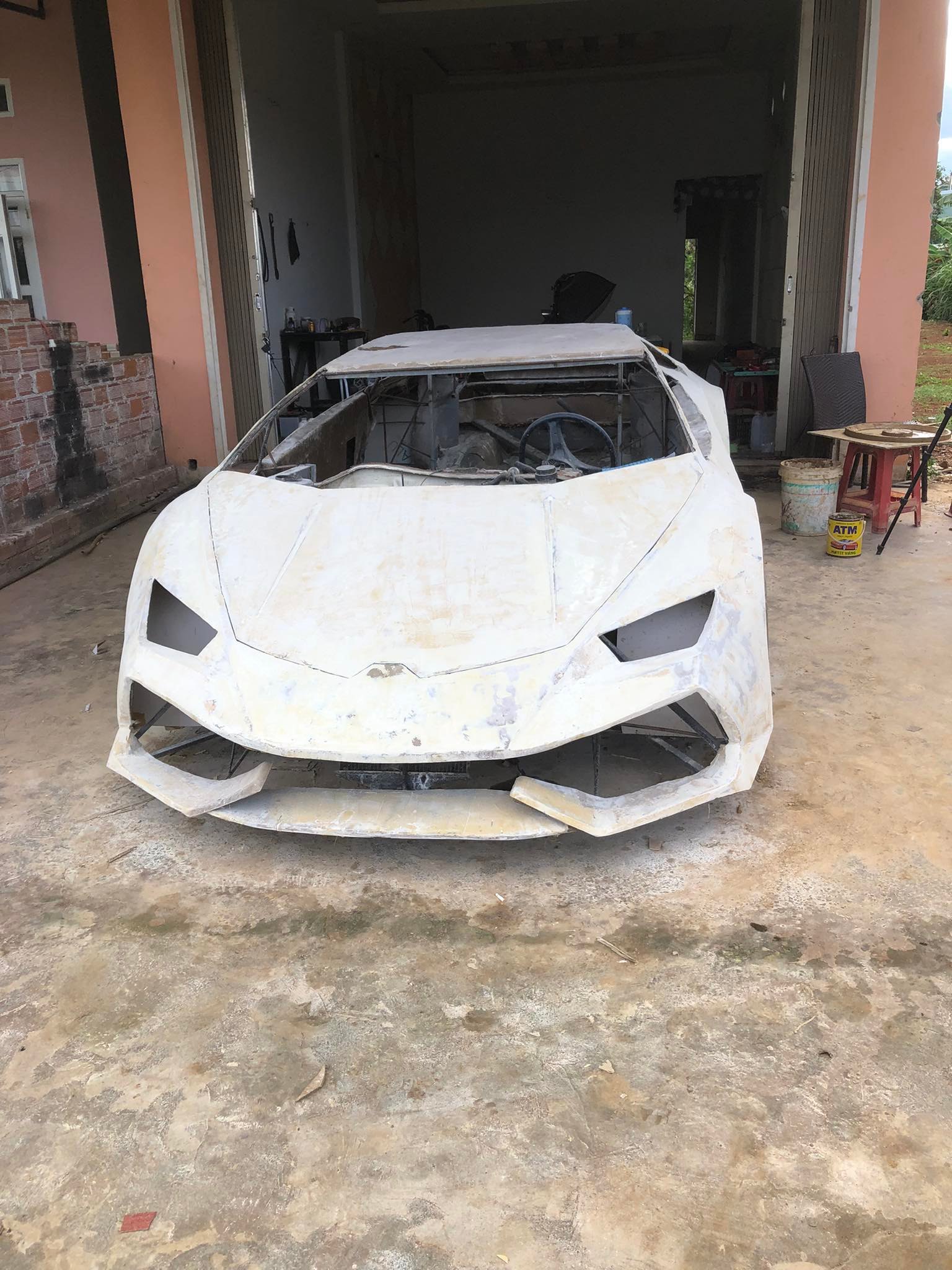 Đôi bạn Tây Nguyên tự chế Lamborghini Huracan khiến cộng đồng quốc tế trầm  trồ: 'Năm tới sẽ chuyển mình để độc lạ nhất Việt Nam'