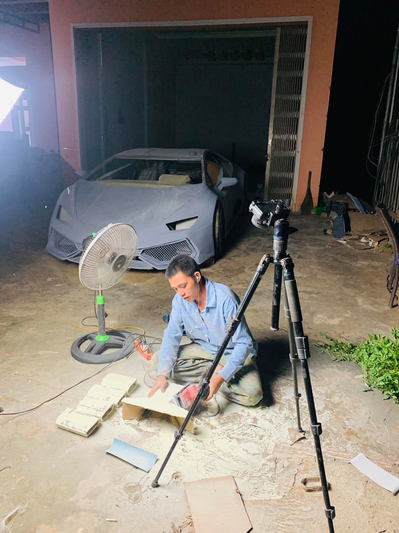 Đôi bạn Tây Nguyên tự chế Lamborghini Huracan khiến cộng đồng quốc tế trầm trồ: ‘Năm tới sẽ chuyển mình để độc lạ nhất Việt Nam’ - Ảnh 7.