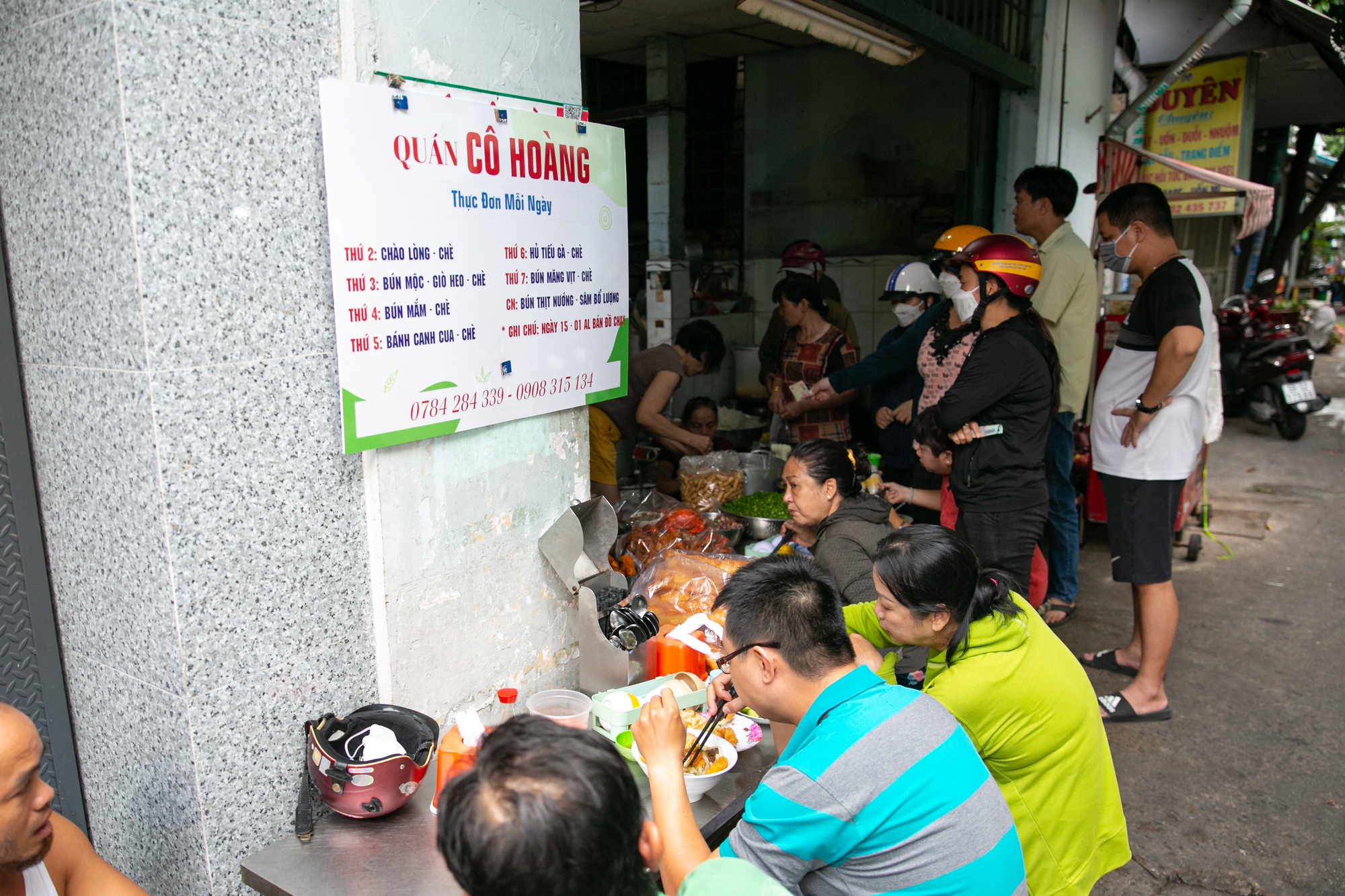 Những quán ăn &quot;không giữ lập trường&quot; khi mỗi ngày bán một món khác nhau nhưng ngày nào cũng đông khách ghé - Ảnh 3.