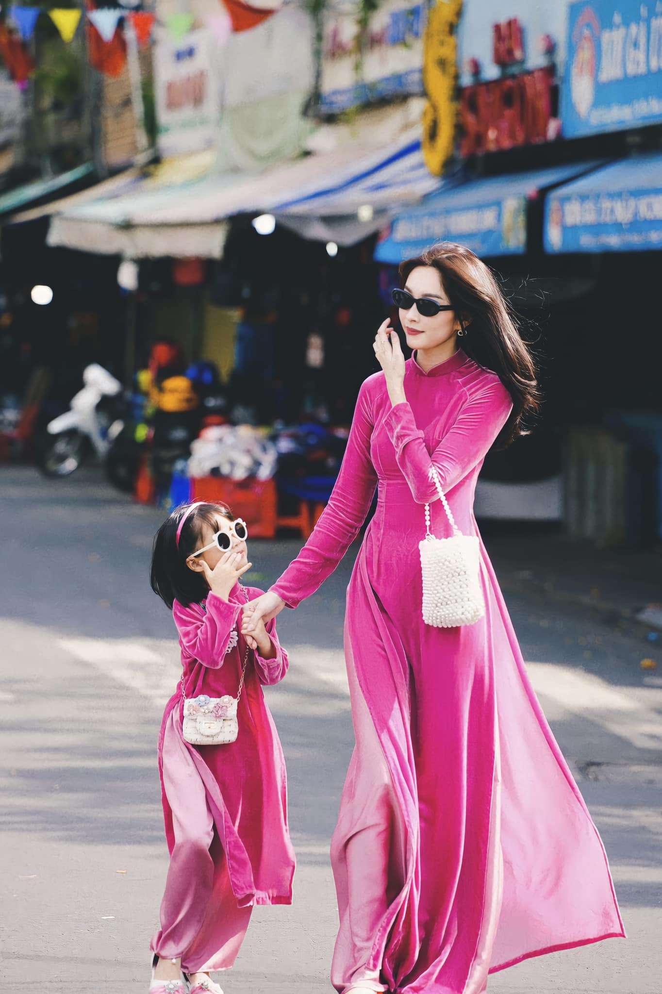 Hoa hậu Đặng Thu Thảo đưa nhóc tỳ hào môn đi du lịch, ái nữ gây ấn tượng vì 1 chi tiết nổi trội - Ảnh 5.