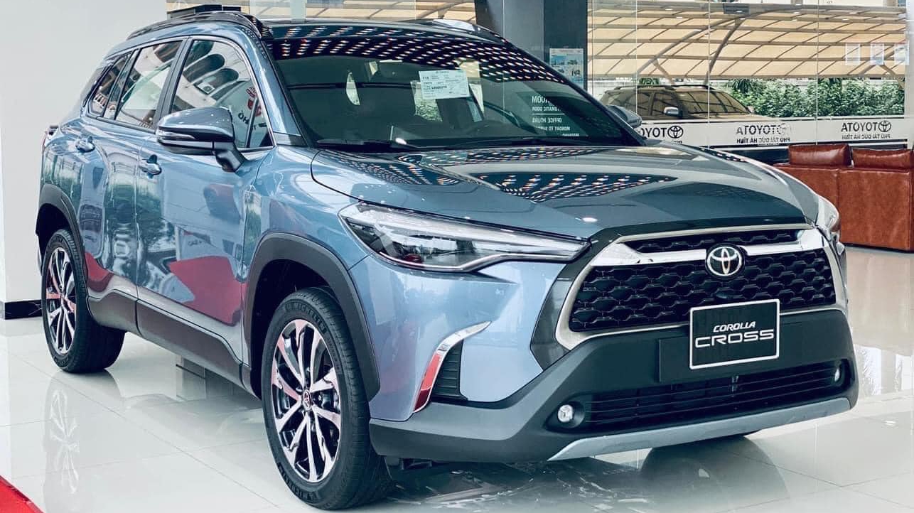 Toyota Corolla Cross 2023 ra mắt Việt Nam: Giá cao nhất 963 triệu đồng, cạnh tranh tầm Tucson, CX-5