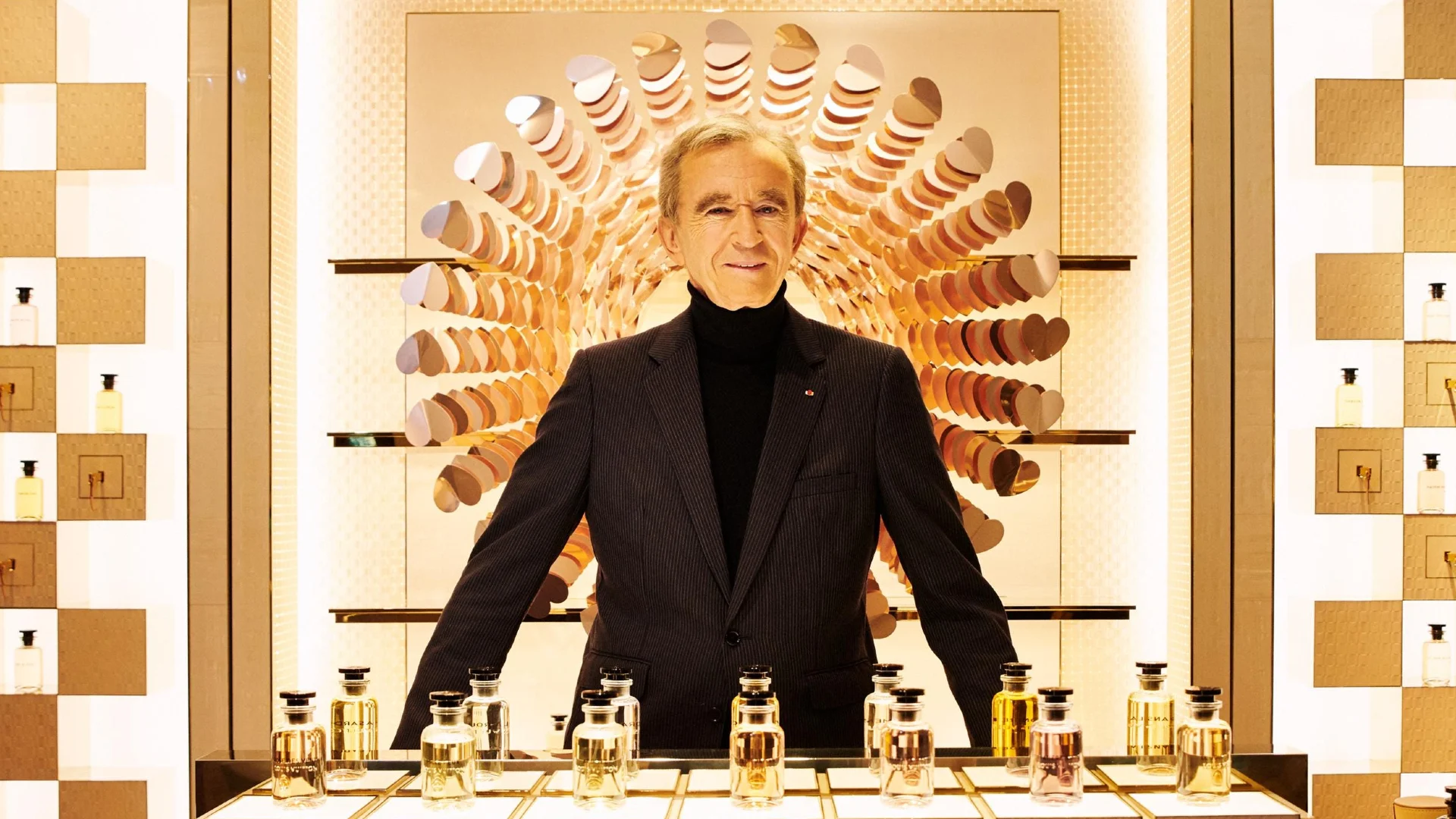 Người giàu nhất thế giới, cha đẻ của Louis Vuitton và Dior: Có một 