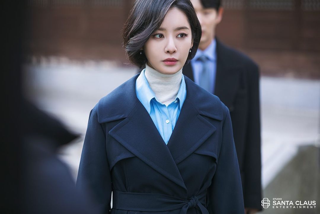 “Ác nữ bắt nạt Song Hye Kyo: Đóa hoa nở muộn có sắc vóc nóng bỏng, lại còn tốt nghiệp trường đại học danh tiếng thế giới - Ảnh 10.