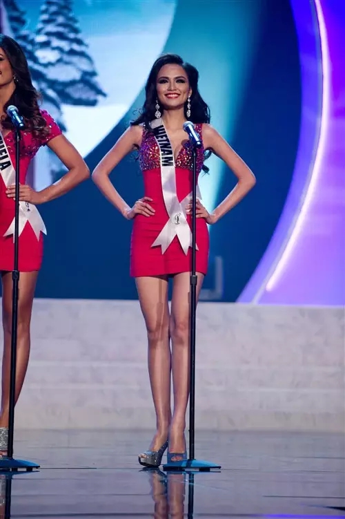 Bi hài loạt váy áo của đại diện Việt Nam tại Miss Universe: Xấu - đẹp đều đủ cả, có người dày công ăn diện để rồi 'rớt đài' - Ảnh 2.
