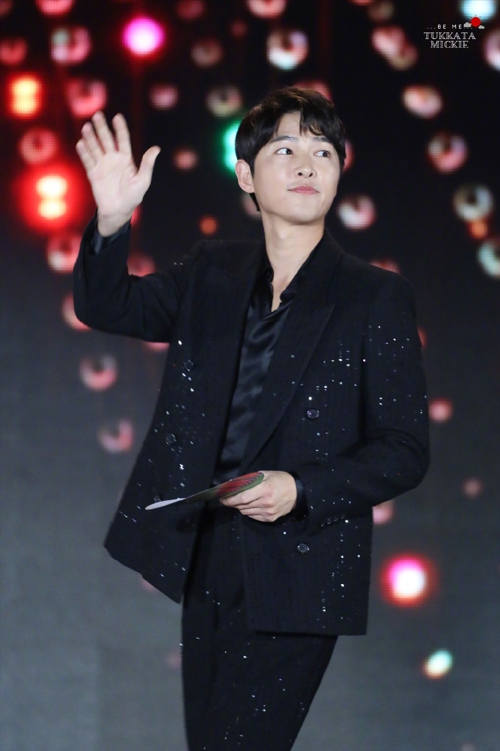 Song Joong Ki gây sốt khi trao giải cho BTS tại Grammy Hàn: Diện mạo thay đổi 1 điểm thấy rõ sau khi có tình yêu mới - Ảnh 5.