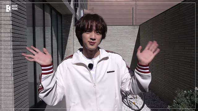 Jin BTS hứa cập nhật cho ARMY trong thời gian nhập ngũ - Ảnh 3.