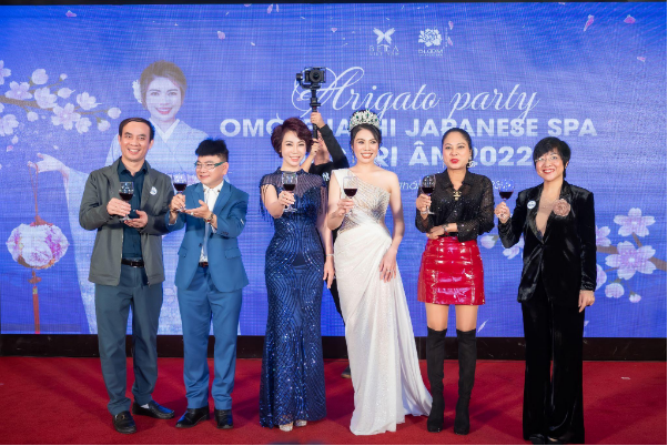 Hoa hậu doanh nhân Thái Bình Dương tổ chức tiệc Thanks Party cùng hệ thống Bloom Spa - Ảnh 1.